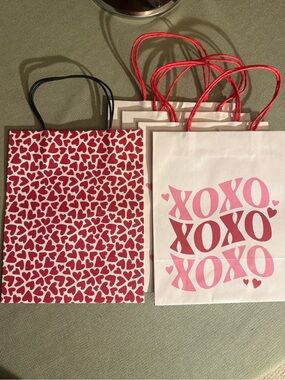 🌞 4/$20 - Giftbags XOXO Hearts - Pin Red White - Set of 5 - Birthday, Valentines